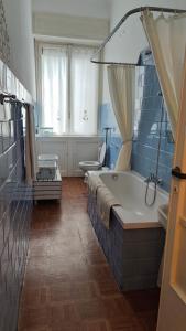 Ein Badezimmer in der Unterkunft Treehouse Milano