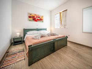Postel nebo postele na pokoji v ubytování Apartment Val-4 by Interhome
