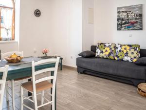 Posezení v ubytování Apartment Val-4 by Interhome