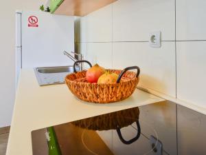 Kuchyň nebo kuchyňský kout v ubytování Apartment Val-1 by Interhome