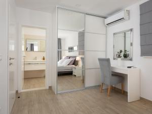 Postel nebo postele na pokoji v ubytování Villa Luka by Interhome