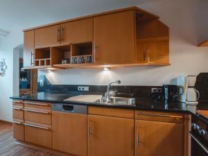 Kuchyňa alebo kuchynka v ubytovaní Apartment Hüttaler by Interhome