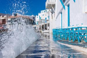 Bazén v ubytování Villa Kampani Sea View Villa Mykonos Town nebo v jeho okolí