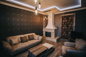 Gallery image of 7 Rooms Hotel in Tserovani +33 photos