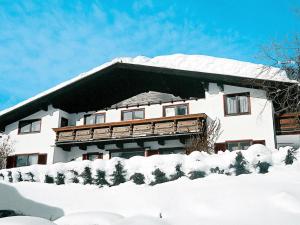 Apartment INT2 - 2 Zimmer für max- 4 Personen A2 by Interhome im Winter