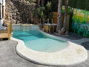 Bazén v ubytování Holiday Home La Cascada by Interhome nebo v jeho okolí
