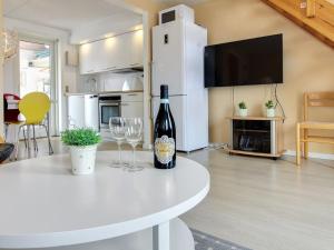 Nápoje v ubytování Apartment Ilka - 2-3km from the sea by Interhome