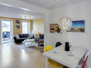 Posezení v ubytování Apartment Ilka - 2-3km from the sea by Interhome
