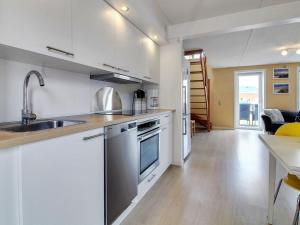 Kuchyň nebo kuchyňský kout v ubytování Apartment Ilka - 2-3km from the sea by Interhome