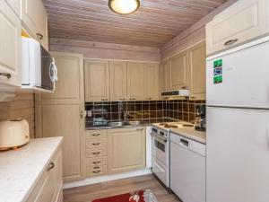 Kuchyň nebo kuchyňský kout v ubytování Holiday Home Vasamooli 5 by Interhome + 9 fotografií