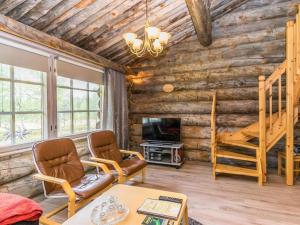 TV a/nebo společenská místnost v ubytování Holiday Home Vasamooli 5 by Interhome