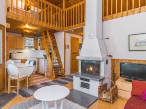 Predel za sedenje v nastanitvi Holiday Home Siulapalkinen b 10 by Interhome