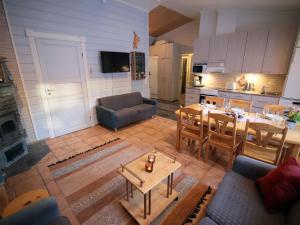 Kuchyň nebo kuchyňský kout v ubytování Holiday Home Tunturituuli b by Interhome