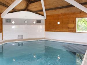 Bazen v nastanitvi oz. blizu nastanitve Apartment Les Sables Vignier-1 by Interhome