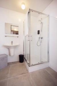 Koupelna v ubytování Apartment Delfzijl by Interhome