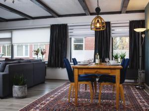 Posezení v ubytování Apartment Delfzijl by Interhome