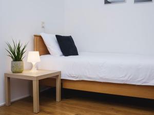 Postel nebo postele na pokoji v ubytování Apartment Delfzijl by Interhome