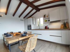 Η κουζίνα ή μικρή κουζίνα στο Villa Aurora by Interhome