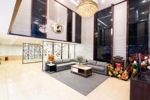 The lobby or reception area at HANZ Kieu Anh Hotel