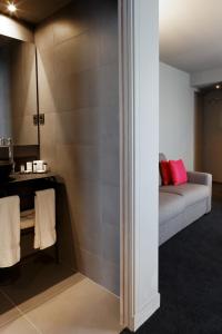 Bathroom sa Hôtel Saint Marcel