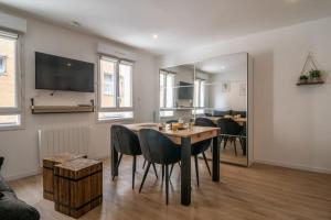 TV a/nebo společenská místnost v ubytování F2 hypercentre - Proche gare - WIFI gratuite