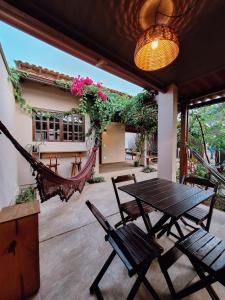 Balkón nebo terasa v ubytování Casa rústica prox praias piscina aquecida e sauna