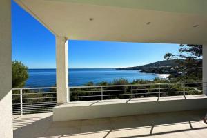 Fotografia z galérie ubytovania Beautiful house with pool 3 terraces and garden v destinácii Fréjus