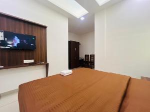 Televisyen dan/atau pusat hiburan di Royal Mansion