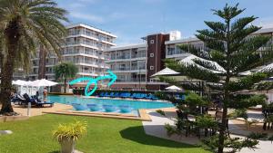 Bazén v ubytování Grand Beach Condo A207 nebo v jeho okolí