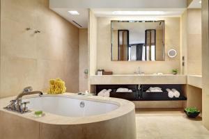 Koupelna v ubytování Bvlgari Hotel Milano