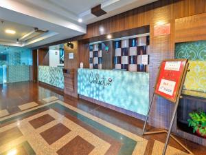 Zona de hol sau recepție la Hotel Royal Heritage Guwahati