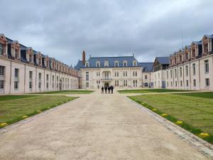 Fotografie z fotogalerie ubytování Appartement Vintage avec vue sur le château v destinaci Pierrefonds