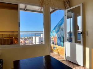 Photo de la galerie de l'établissement Appartement vue mer avec balcon, à Tamraght Ouzdar