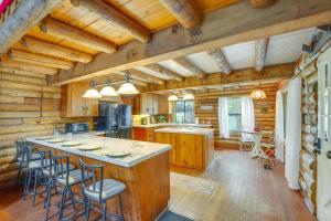 Gallery image of 1 Mi to Lake Log Cabin Retreat with Fire Pit in Log Cabin