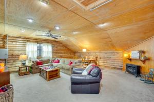 Gallery image of 1 Mi to Lake Log Cabin Retreat with Fire Pit in Log Cabin