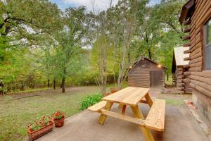 Gallery image of 1 Mi to Lake Log Cabin Retreat with Fire Pit in Log Cabin