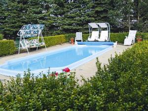 Πισίνα στο ή κοντά στο Holiday Home Sieciemin near Baltic Coast