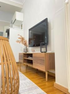 A television and/or entertainment centre at Guest-home 2