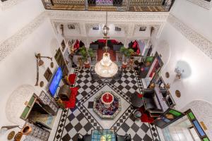 A seating area at Riad La Porte d'Or & SPA