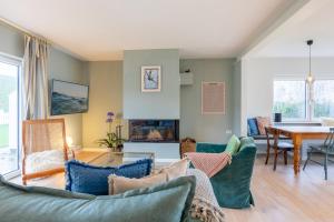 Ruang duduk di Ferienhaus Deichglück