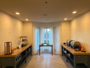 Kuchyň nebo kuchyňský kout v ubytování Staybridge Suites - Calgary Airport by IHG