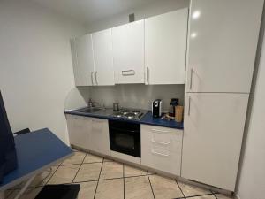 A kitchen or kitchenette at SUITE Asterope