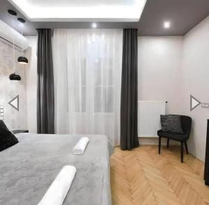 Super Central Cosy 2BR Near NewYork Cafe w/Balcony 1072 Budapest, 6 Akácfa utca kép - 2
