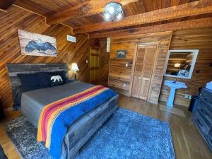 Cama ou camas em um quarto em Jaw Dropping Family/Group Getaway in the Red River Gorge