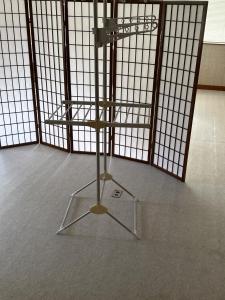 a metal stand in the middle of a room at Minpaku Tanaka - Vacation STAY 15255 in Kyotango