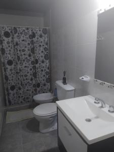 Koupelna v ubytování Las Lavandas ´´Casa de Playa´´ + 11 fotografií