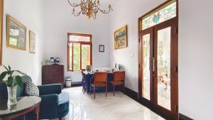 A seating area at Griya Asih