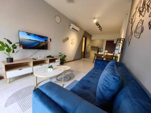 Zona d'estar a Near Airport K Avenue Family Room