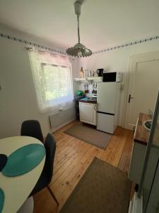 Kuchyň nebo kuchyňský kout v ubytování Haus Seeblick