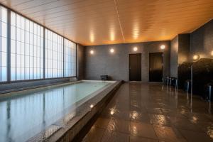 SAKURA PORT HOTEL内部或周边的泳池